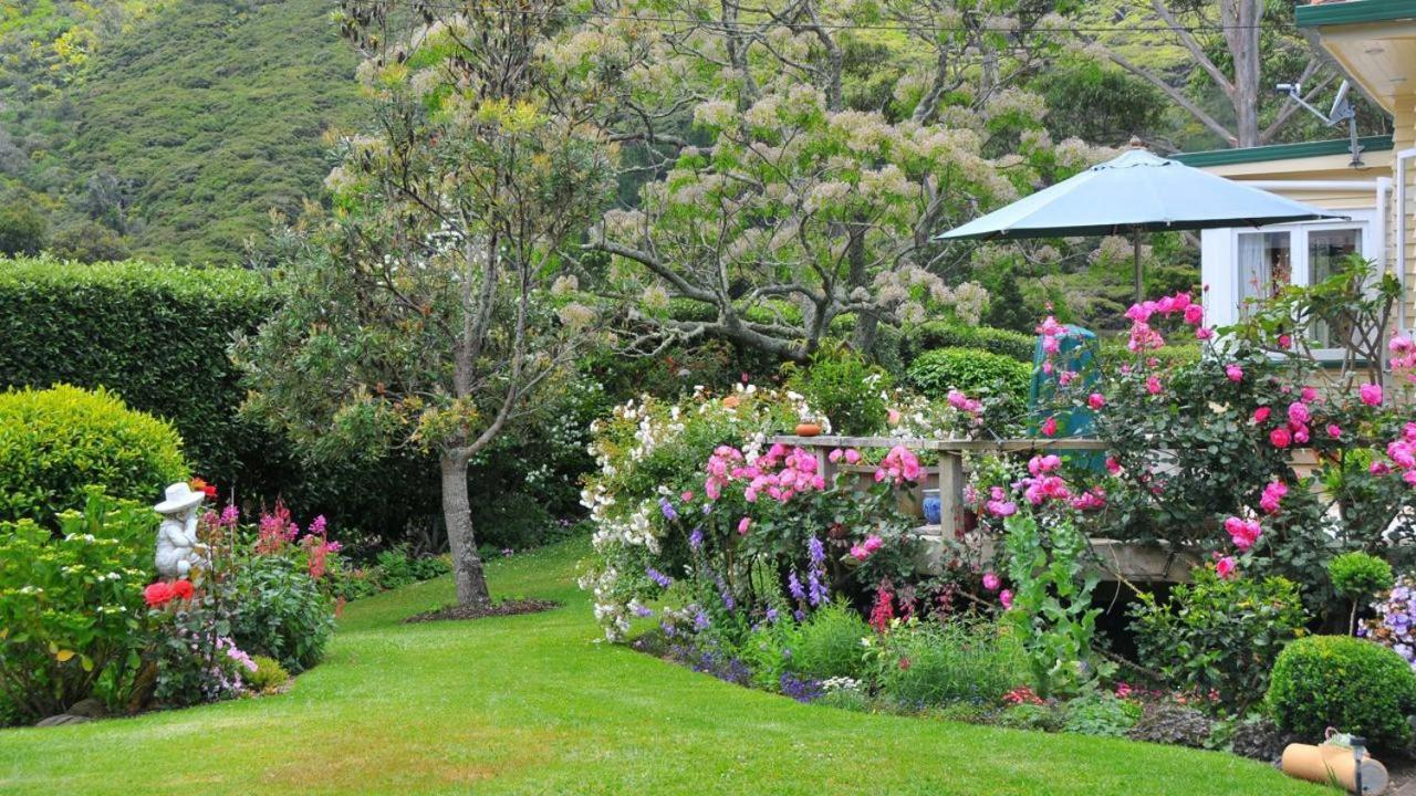 Rose Cottage Tryphena Exteriör bild